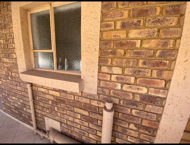 1 BEDROOM FLAT FOR SALE IN RENSBURG